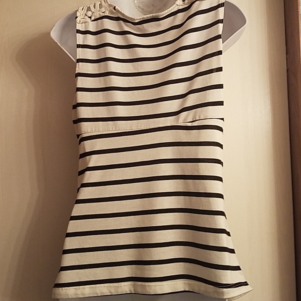 Large striped top - Picture 2 of 4